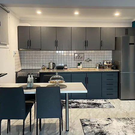 Luxury Cityview With Garden Apartamento Serres